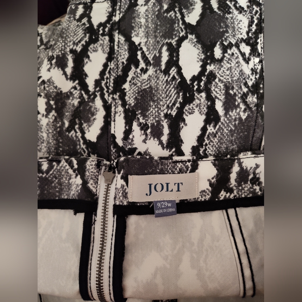 Jolt Skirt - Picture 3 of 3